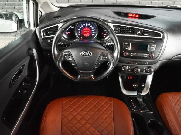 Kia Ceed II Рестайлинг с пробегом 2015 года, цена 1 180 000 рублей, 204553 км, универсал, Автокод Объявления