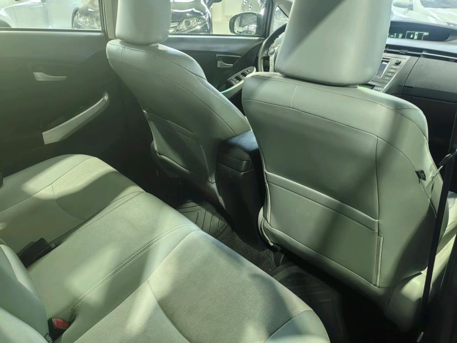 Toyota Prius III Рестайлинг (XW30) Санкт-Петербург  - изображение 12