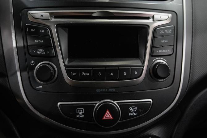 Hyundai Solaris I Рестайлинг с пробегом 2016 года, цена 899 000 рублей, 177000 км, седан, Автокод Объявления