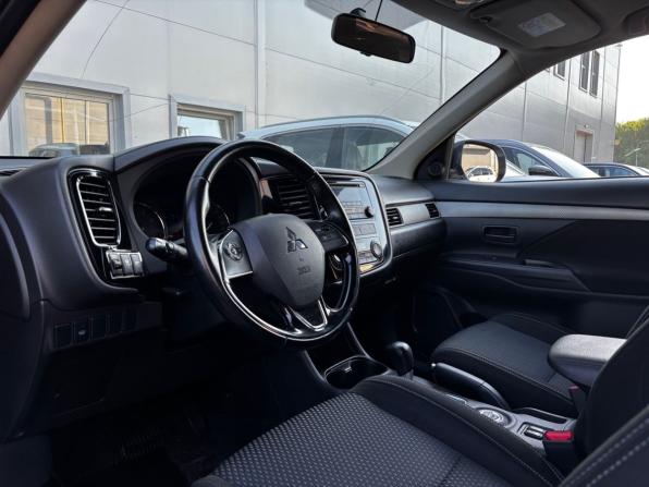 Mitsubishi Outlander III Рестайлинг 2 с пробегом 2016 года, цена 1 640 000 рублей, 181690 км, внедорожник, Автокод Объявления