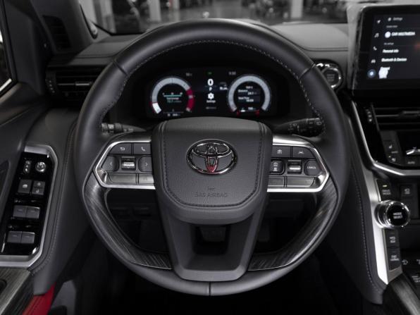 Toyota Land Cruiser 300 Series с пробегом 2024 года, цена 14 250 000 рублей, 34 км, внедорожник, Автокод Объявления