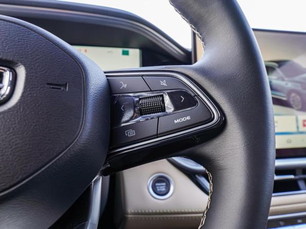 Geely Monjaro I Рестайлинг 2 с пробегом 2025 года, цена 4 098 000 рублей, 51 км, внедорожник, Автокод Объявления