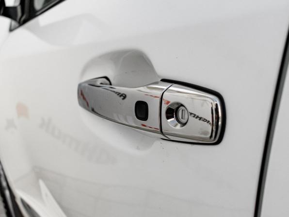 Toyota Land Cruiser 200 Series Рестайлинг 1 с пробегом 2012 года, цена 3 880 000 рублей, 235050 км, внедорожник, Автокод Объявления