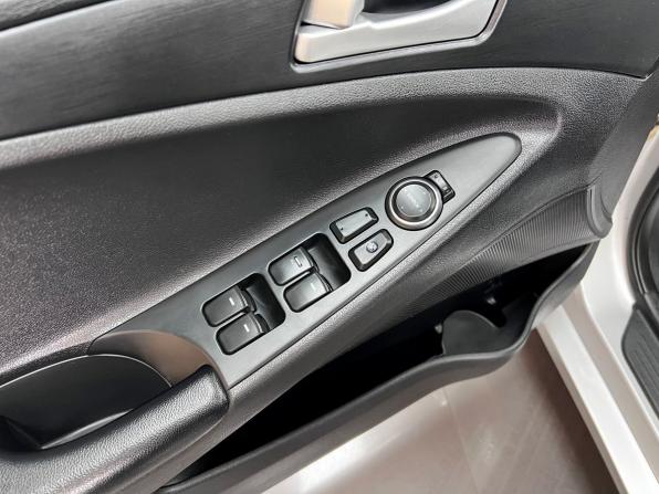 Hyundai Sonata VI (YF) с пробегом 2011 года, цена 945 000 рублей, 267025 км, седан, Автокод Объявления