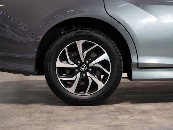 Honda Stepwgn V Рестайлинг с пробегом 2018 года, цена 2 180 000 рублей, 91020 км, минивэн, Автокод Объявления
