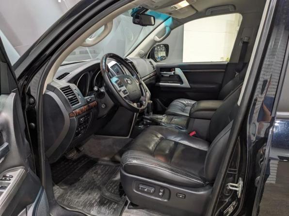 Toyota Land Cruiser 200 Series Рестайлинг 1 с пробегом 2012 года, цена 3 190 000 рублей, 391615 км, внедорожник, Автокод Объявления