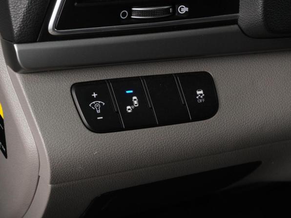 Hyundai Elantra VI (AD) с пробегом 2017 года, цена 1 299 000 рублей, 170814 км, седан, Автокод Объявления