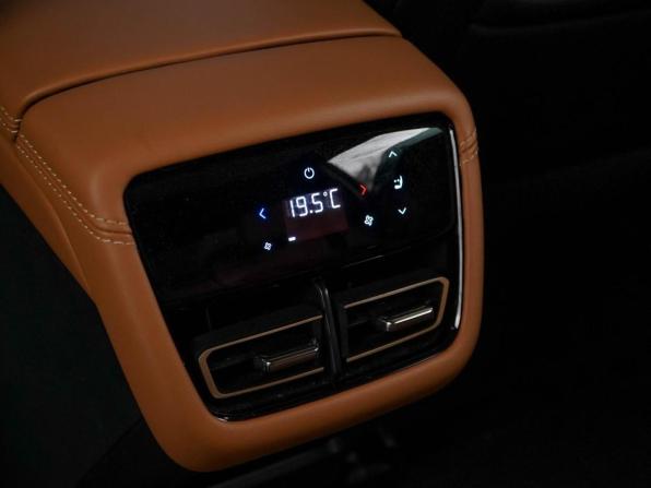 Mazda EZ-6 с пробегом 2024 года, цена 3 699 077 рублей, 44288 км, лифтбек, Автокод Объявления