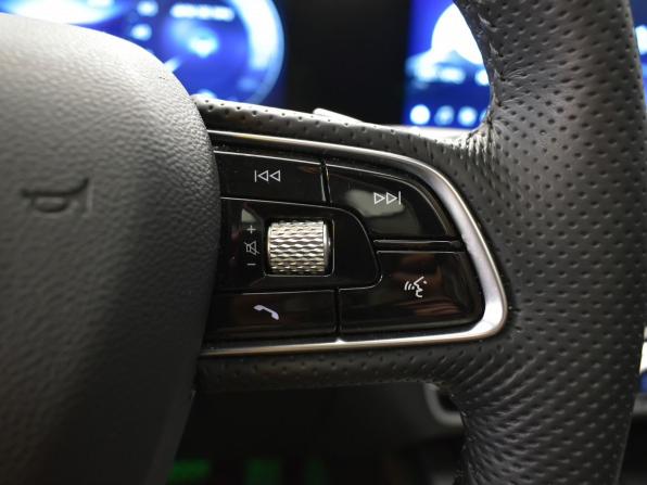 Hongqi HS5 I Рестайлинг с пробегом 2024 года, цена 3 750 000 рублей, 9068 км, внедорожник, Автокод Объявления
