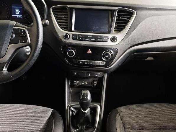 Hyundai Solaris II с пробегом 2017 года, цена 747 000 рублей, 281752 км, седан, Автокод Объявления