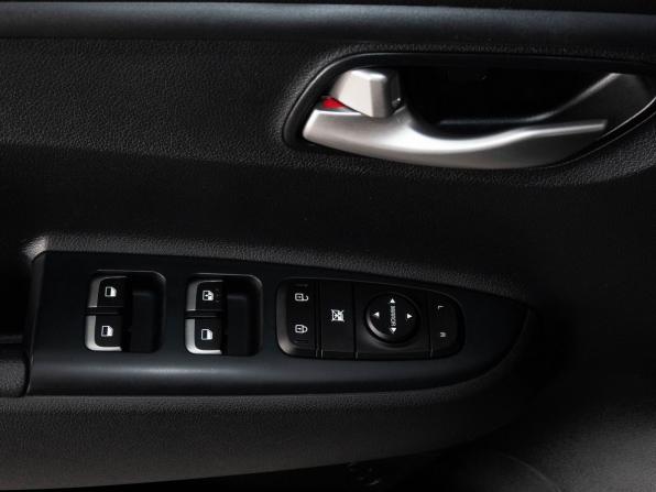 Kia Rio IV Рестайлинг с пробегом 2020 года, цена 1 798 000 рублей, 30291 км, хэтчбек, Автокод Объявления