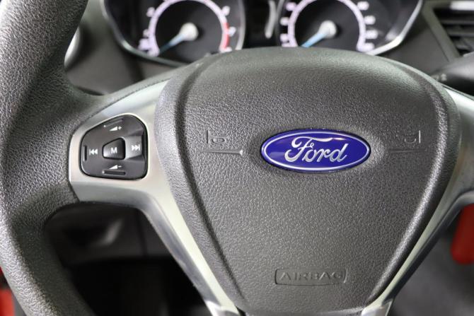 Ford Fiesta Mk6 Рестайлинг с пробегом 2016 года, цена 969 990 рублей, 76912 км, хэтчбек, Автокод Объявления