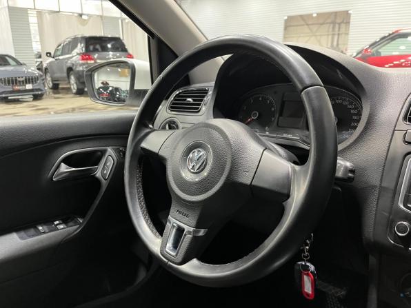 Volkswagen Polo V с пробегом 2013 года, цена 885 000 рублей, 107736 км, седан, Автокод Объявления
