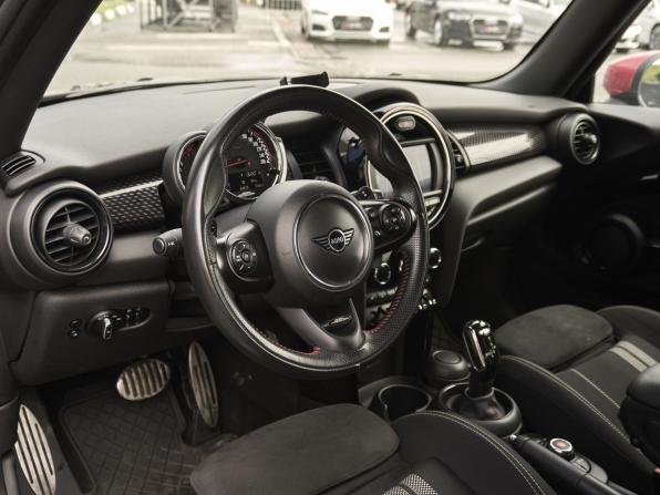 Mini Hatch III (F55/F56) Рестайлинг с пробегом 2020 года, цена 2 978 000 рублей, 84000 км, хэтчбек, Автокод Объявления