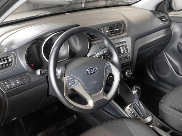 Kia Rio III Рестайлинг с пробегом 2016 года, цена 1 288 124 рубля, 109000 км, хэтчбек, Автокод Объявления