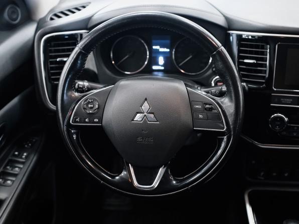 Mitsubishi Outlander III Рестайлинг 3 с пробегом 2018 года, цена 1 819 000 рублей, 136613 км, внедорожник, Автокод Объявления