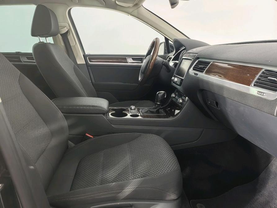 Volkswagen Touareg II Рестайлинг Санкт-Петербург  - изображение 16