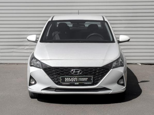 Hyundai Solaris II Рестайлинг с пробегом 2022 года, цена 1 665 000 рублей, 68053 км, седан, Автокод Объявления