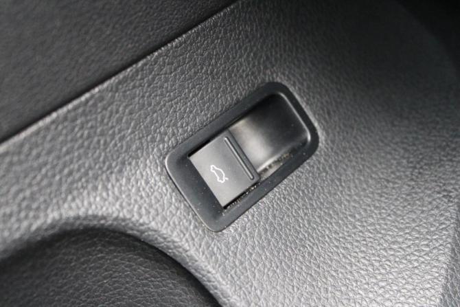 Volkswagen Polo V Рестайлинг с пробегом 2017 года, цена 1 020 000 рублей, 138000 км, седан, Автокод Объявления