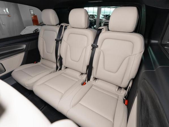 Mercedes-Benz V-Класс III (W447) Рестайлинг 2 с пробегом 2025 года, цена 13 790 000 рублей, 29 км, минивэн, Автокод Объявления