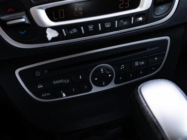 Renault Fluence I с пробегом 2011 года, цена 850 000 рублей, 180369 км, седан, Автокод Объявления
