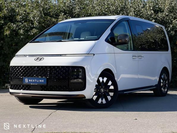 Hyundai Staria I с пробегом 2025 года, цена 8 990 000 рублей, 14900 км, минивэн, Автокод Объявления