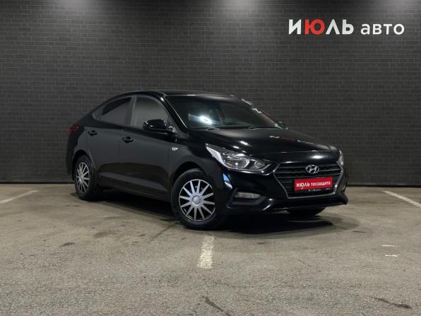 Hyundai Solaris II с пробегом 2017 года, цена 1 040 000 рублей, 133852 км, седан, Автокод Объявления