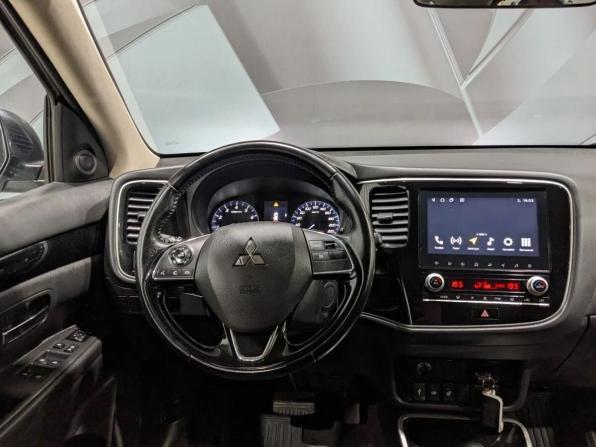 Mitsubishi Outlander III Рестайлинг 3 с пробегом 2022 года, цена 2 295 000 рублей, 101067 км, внедорожник, Автокод Объявления