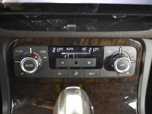 Volkswagen Touareg II с пробегом 2012 года, цена 1 698 100 рублей, 237950 км, внедорожник, Автокод Объявления