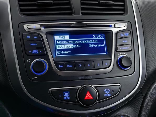 Hyundai Solaris I Рестайлинг с пробегом 2015 года, цена 1 065 000 рублей, 60312 км, седан, Автокод Объявления