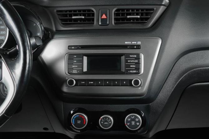 Kia Rio III Рестайлинг с пробегом 2017 года, цена 1 389 000 рублей, 96000 км, седан, Автокод Объявления