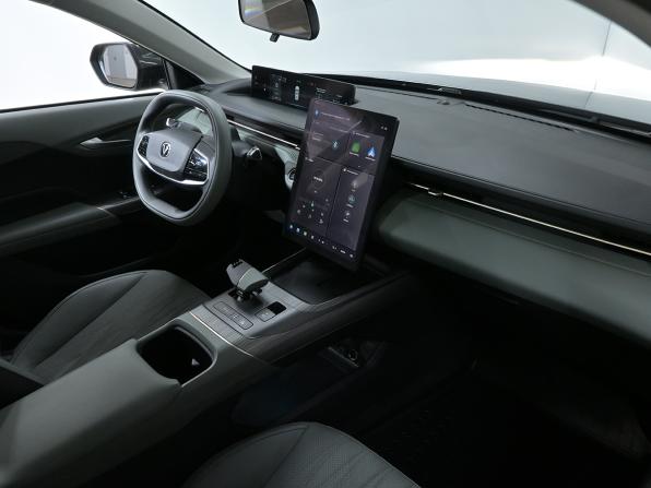 Changan Lamore с пробегом 2023 года, цена 2 180 000 рублей, 6700 км, седан, Автокод Объявления