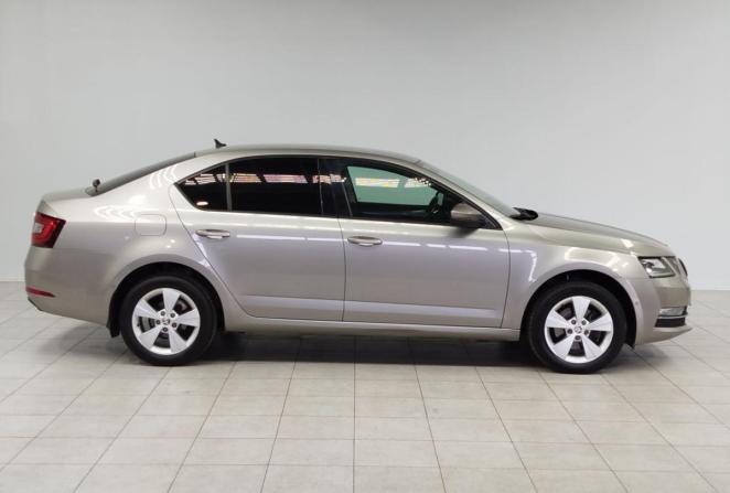 Skoda Octavia III (A7) Рестайлинг с пробегом 2020 года, цена 2 130 000 рублей, 137005 км, лифтбек, Автокод Объявления