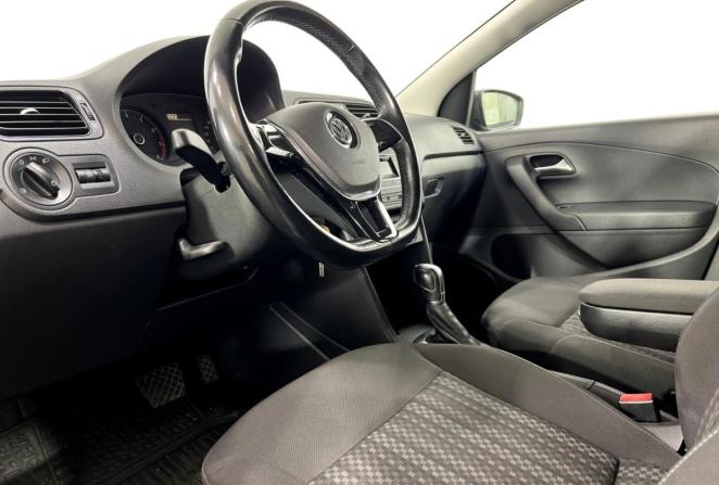 Volkswagen Polo V Рестайлинг с пробегом 2016 года, цена 1 070 000 рублей, 110095 км, седан, Автокод Объявления
