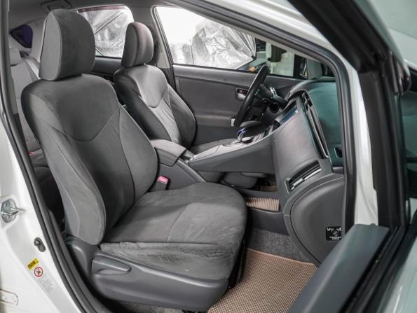 Toyota Prius III (XW30) с пробегом 2010 года, цена 1 499 000 рублей, 151115 км, лифтбек, Автокод Объявления
