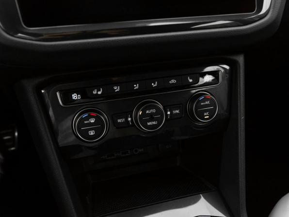 Volkswagen Tiguan II с пробегом 2019 года, цена 2 490 000 рублей, 120864 км, внедорожник, Автокод Объявления