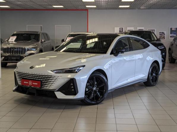 Changan UNI-V I с пробегом 2024 года, цена 2 299 500 рублей, 5650 км, лифтбек, Автокод Объявления