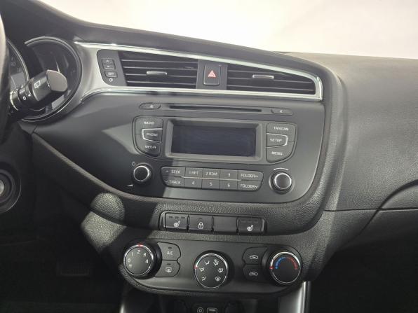 Kia Ceed II Рестайлинг с пробегом 2016 года, цена 1 059 000 рублей, 164930 км, хэтчбек, Автокод Объявления