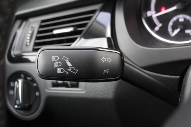 Skoda Rapid I Рестайлинг с пробегом 2018 года, цена 1 595 000 рублей, 93257 км, лифтбек, Автокод Объявления
