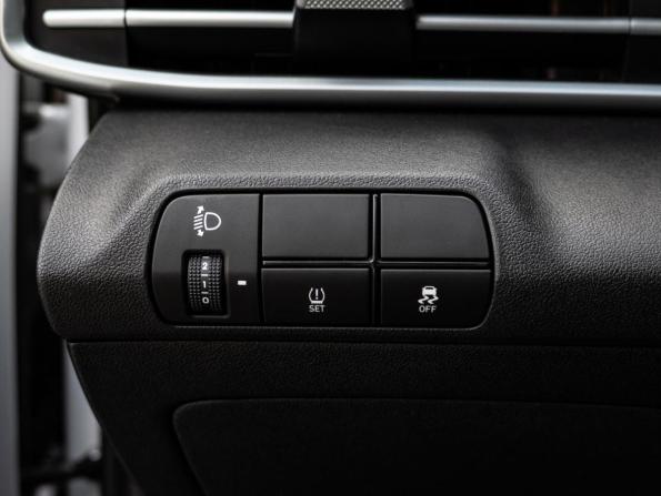 Hyundai Elantra VII (CN7) Рестайлинг с пробегом 2023 года, цена 2 089 000 рублей, 48671 км, седан, Автокод Объявления