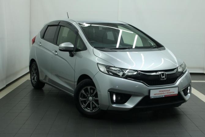 Honda Fit III с пробегом 2017 года, цена 1 045 000 рублей, 66067 км, хэтчбек, Автокод Объявления