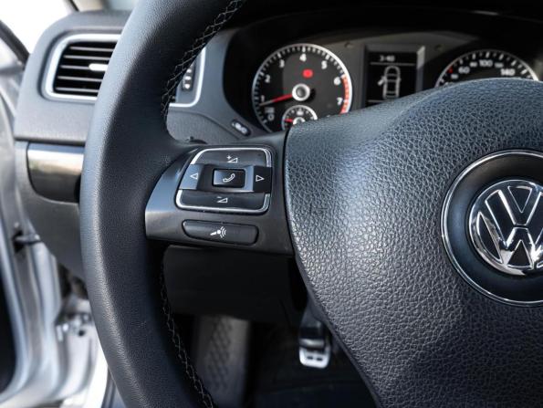 Volkswagen Jetta VI с пробегом 2013 года, цена 998 300 рублей, 297475 км, седан, Автокод Объявления