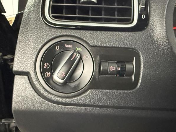 Volkswagen Polo V Рестайлинг с пробегом 2017 года, цена 1 098 800 рублей, 158750 км, седан, Автокод Объявления