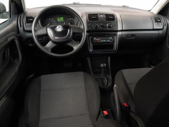 Skoda Fabia II Рестайлинг с пробегом 2011 года, цена 619 000 рублей, 302676 км, хэтчбек, Автокод Объявления