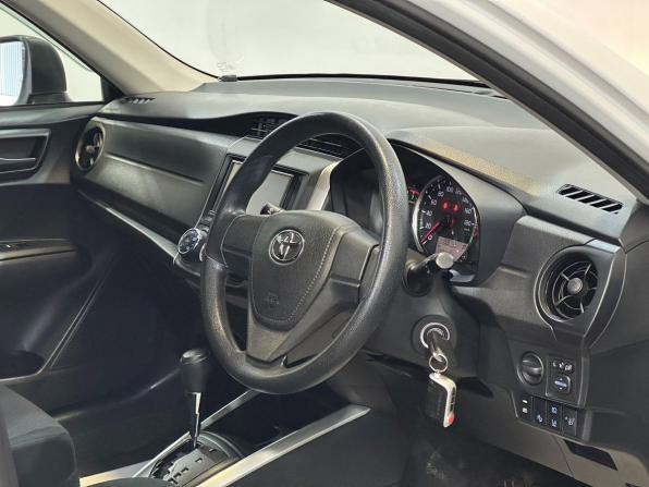 Toyota Corolla XI (E160 E170) Рестайлинг 2 с пробегом 2018 года, цена 1 250 000 рублей, 142117 км, универсал, Автокод Объявления
