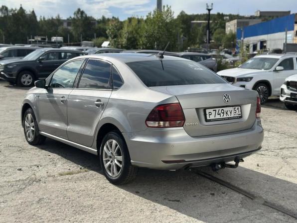 Volkswagen Polo V Рестайлинг с пробегом 2018 года, цена 999 000 рублей, 175000 км, седан, Автокод Объявления