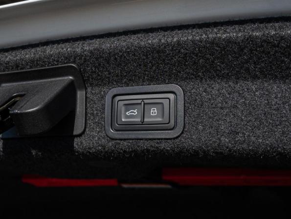 Audi A6 V (C8) с пробегом 2020 года, цена 4 940 000 рублей, 37771 км, седан, Автокод Объявления