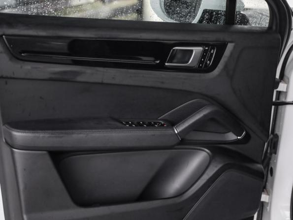 Porsche Cayenne III с пробегом 2021 года, цена 9 899 000 рублей, 28998 км, внедорожник, Автокод Объявления