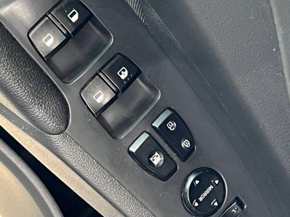 Hyundai Solaris II с пробегом 2019 года, цена 1 370 000 рублей, 137851 км, седан, Автокод Объявления