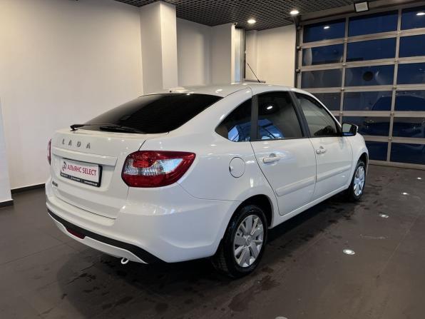 Lada (ВАЗ) Granta I Рестайлинг с пробегом 2019 года, цена 721 000 рублей, 34679 км, лифтбек, Автокод Объявления